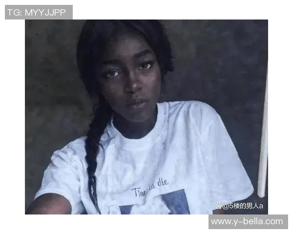 黑人足球明星与白人妻子的爱情故事揭示跨种族婚姻的美好与挑战